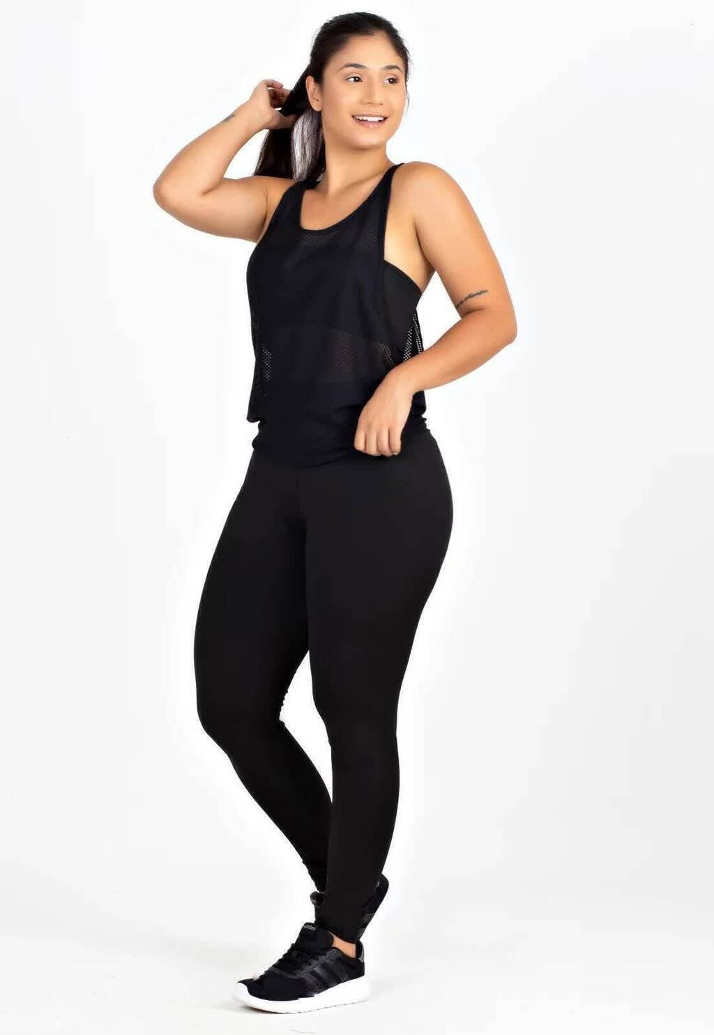 Conjunto Feminino Fitness Cropped Tomara Que Caia Com Regata De Tela e Calça Legging Preta