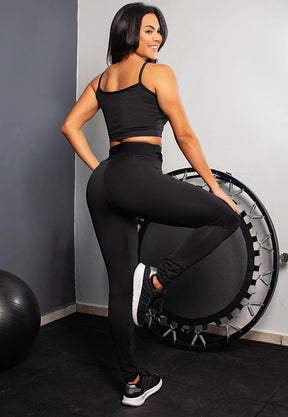 Conjunto Fitness Feminino Cropped Alcinha Preto Detalhe Em Faixa + Calça Legging Cintura Alta Preta Detalhe Em faixa&nbsp;