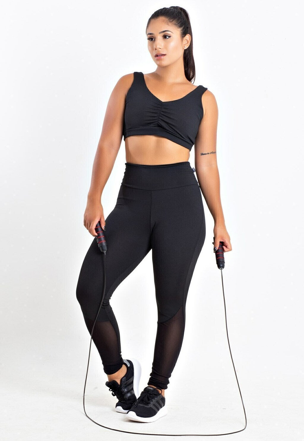 Conjunto Feminino Fitness Cropped Preto e Calça Legging Preta Tela Transaparente