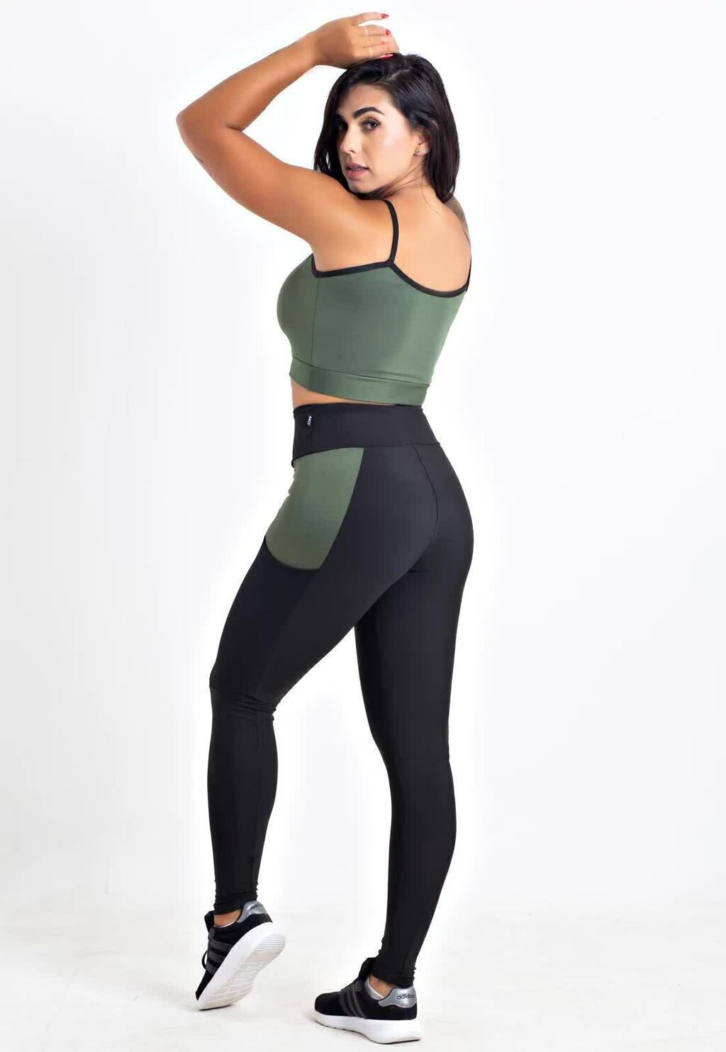 Conjunto Feminino Fitness Cropped e Calça Legging Preta Com Verde Militar Bolso